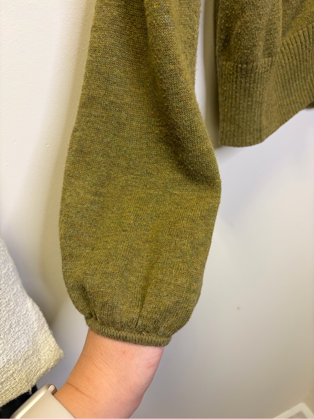 Chelsea & Theodore Olive Green Ruffle-Trim Button Cardigan Size Large - Picture 4 of 5